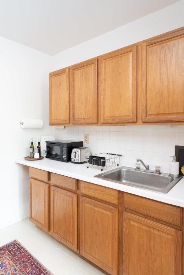 Economy 2Br Apartment B2 Milwaukee Exterior photo